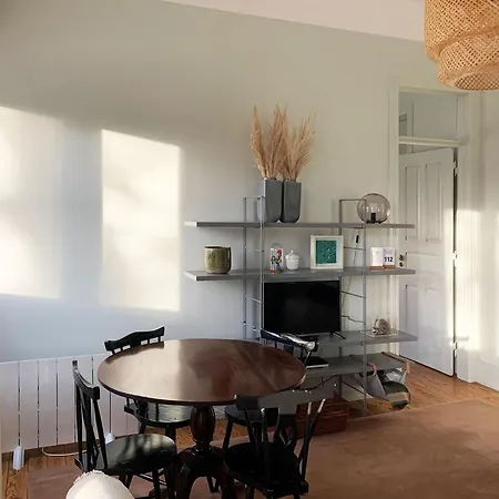 Evergreen Apartment *